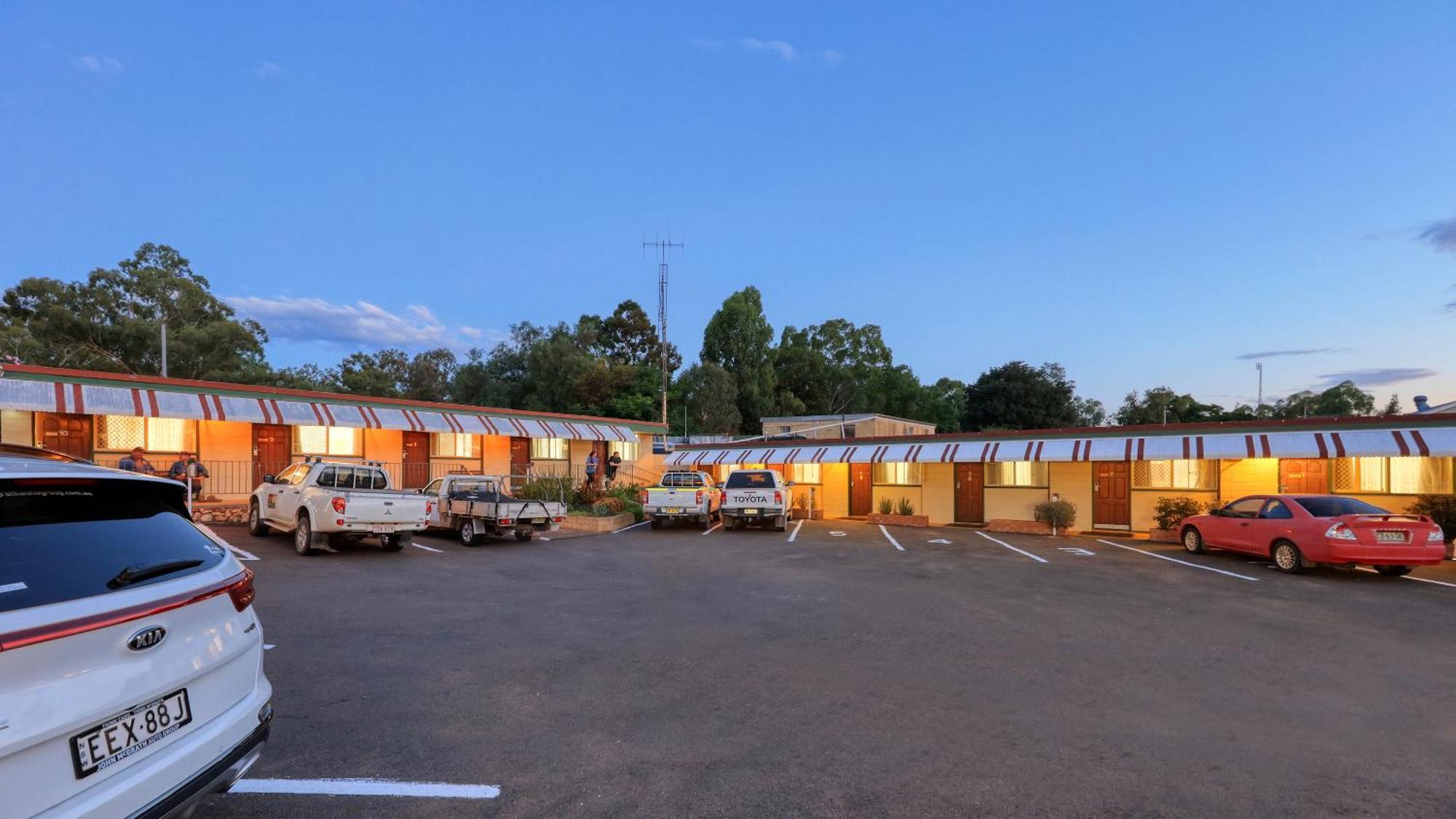 Golden Peak Motel Peakhill Peak Hill Exterior foto