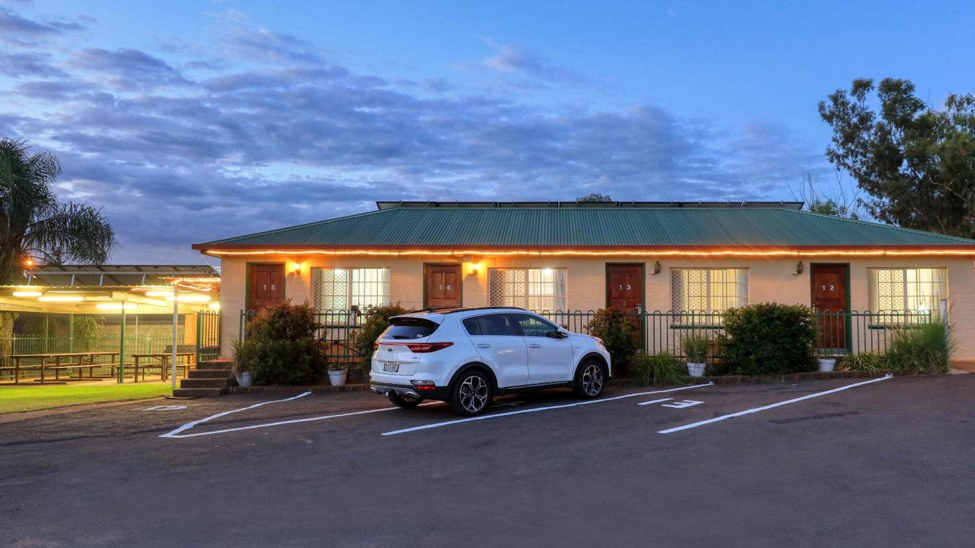 Golden Peak Motel Peakhill Peak Hill Exterior foto