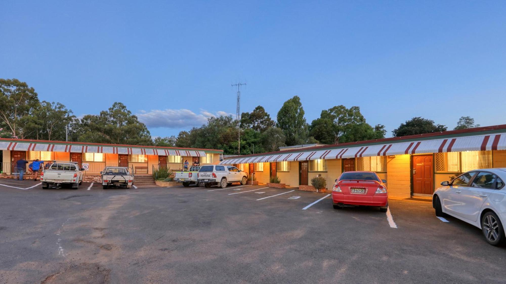 Golden Peak Motel Peakhill Peak Hill Exterior foto